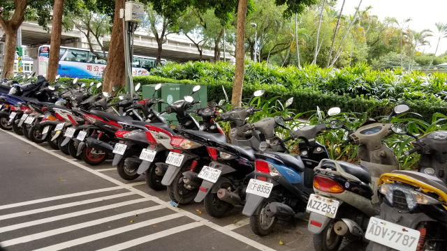 taipei-scooters